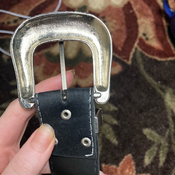 Black suede western style belt with y2k contrast stitching and silver buckle - Picture 2 of 4